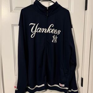 Yankees zip up